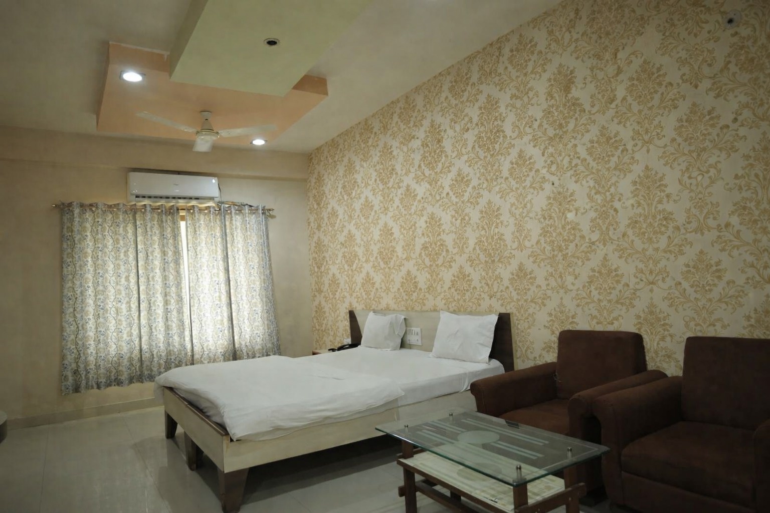 Royal A/C room with modern amenities
